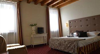 Franciscus Hotel Verona Exterior foto